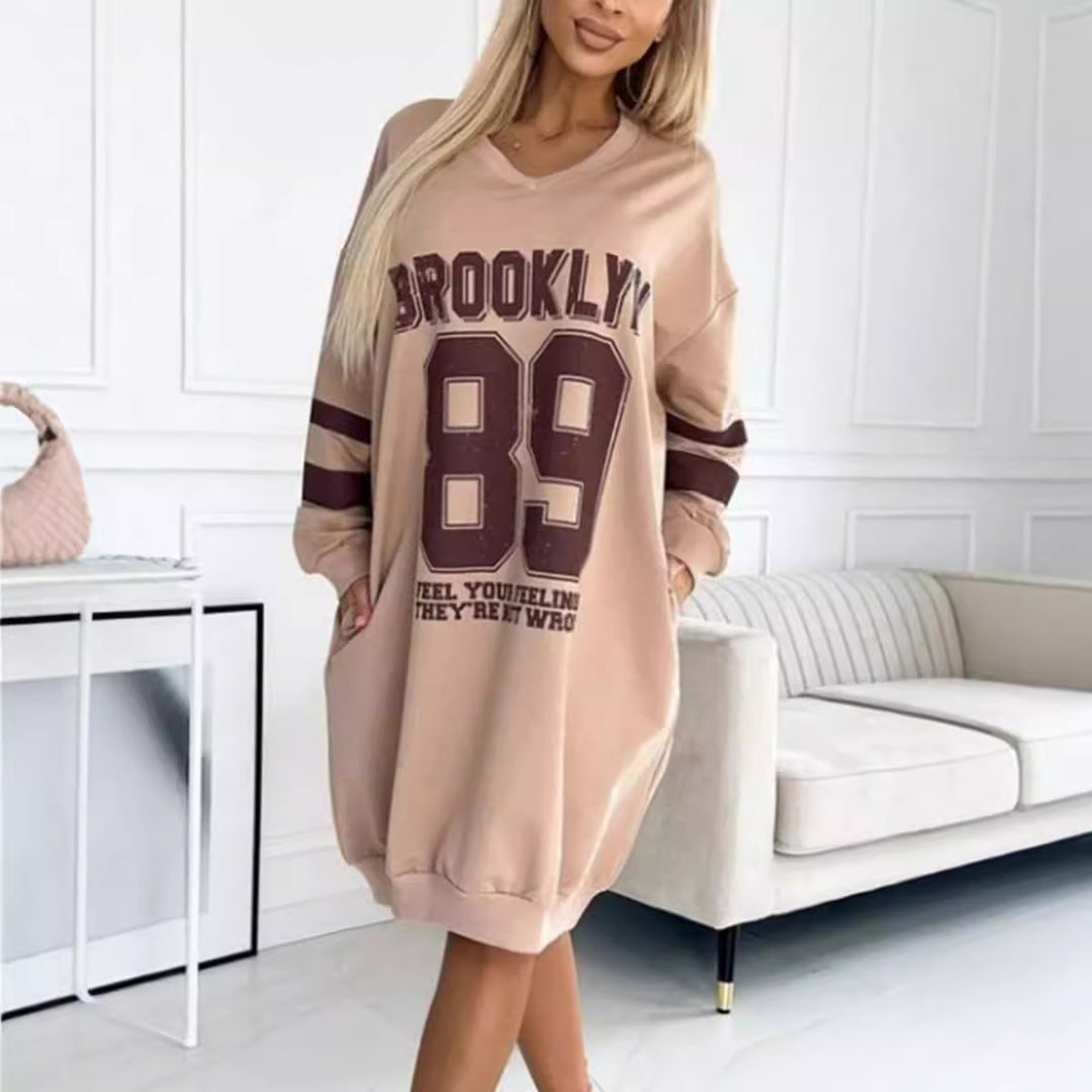Damen Oversized Kleid mit sportlichem Grafikdruck und tiefem V-Ausschnitt Drune