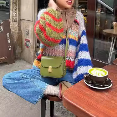 Damen Kuscheliger Strickpullover mit weit ausgestellten Ärmeln und buntem Streifenmuster Drune