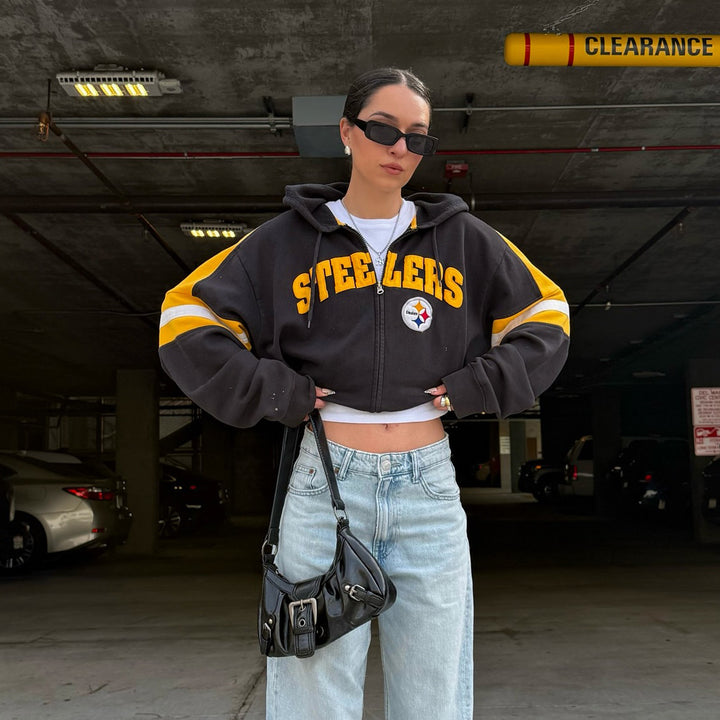 Damen cropped Kapuzenjacke mit auffälligem Schriftzug und lässigem Schnitt Drune