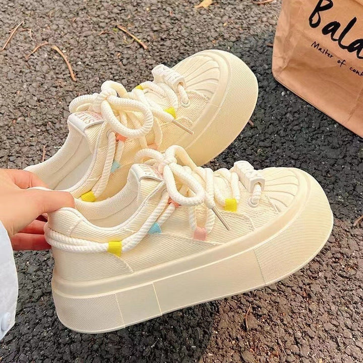 Damen Sportliche Plateau-Sneaker mit farbenfrohen Akzenten und robustem Obermaterial Drune