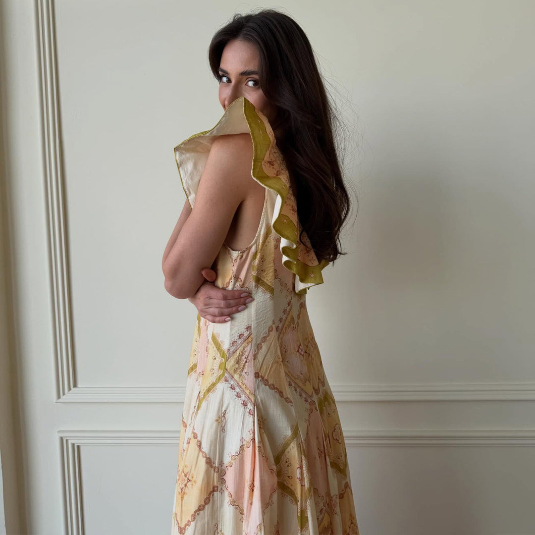 Damen Maxikleid mit voluminösen Rüschendetails und elegantem V-Ausschnitt Drune
