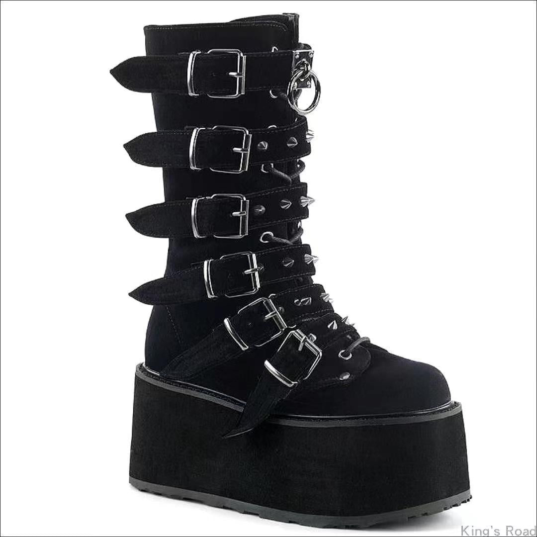 Damen nan hochschaftige Lack-Plateau-Stiefel mit mehrfach verstellbaren Schnallen und herzförmigen Nieten Drune