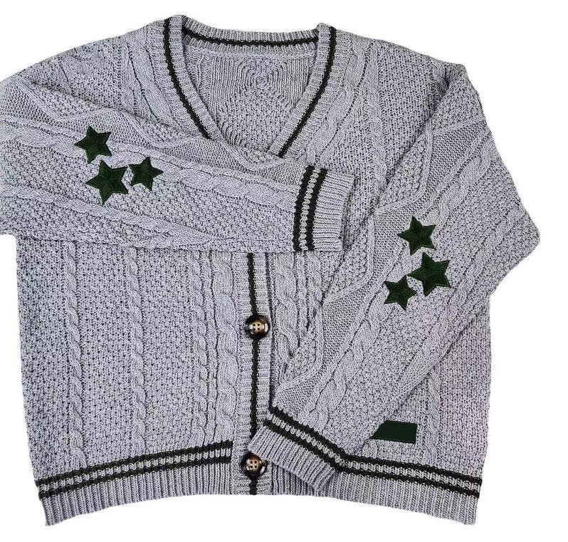 Damen Grobstrickjacke mit Sternen-Details und dekorativen Knöpfen Drune