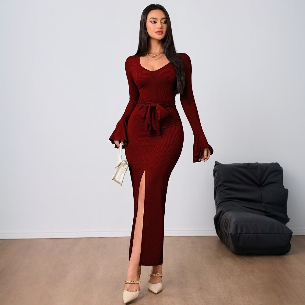 Damen Kleid mit V-Ausschnitt und ausgestellten Ärmeln Drune