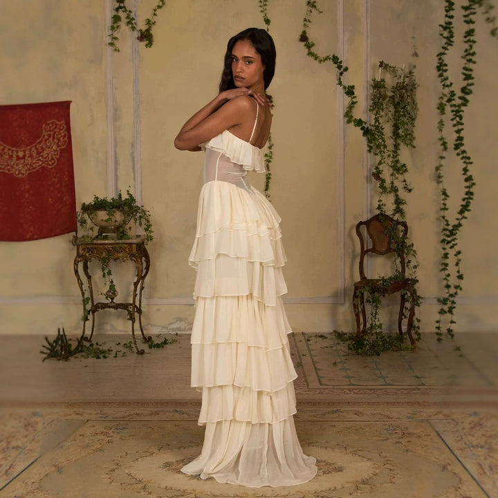 Damen Elegantes, schulterfreies Maxikleid mit fließenden Rüschen Drune