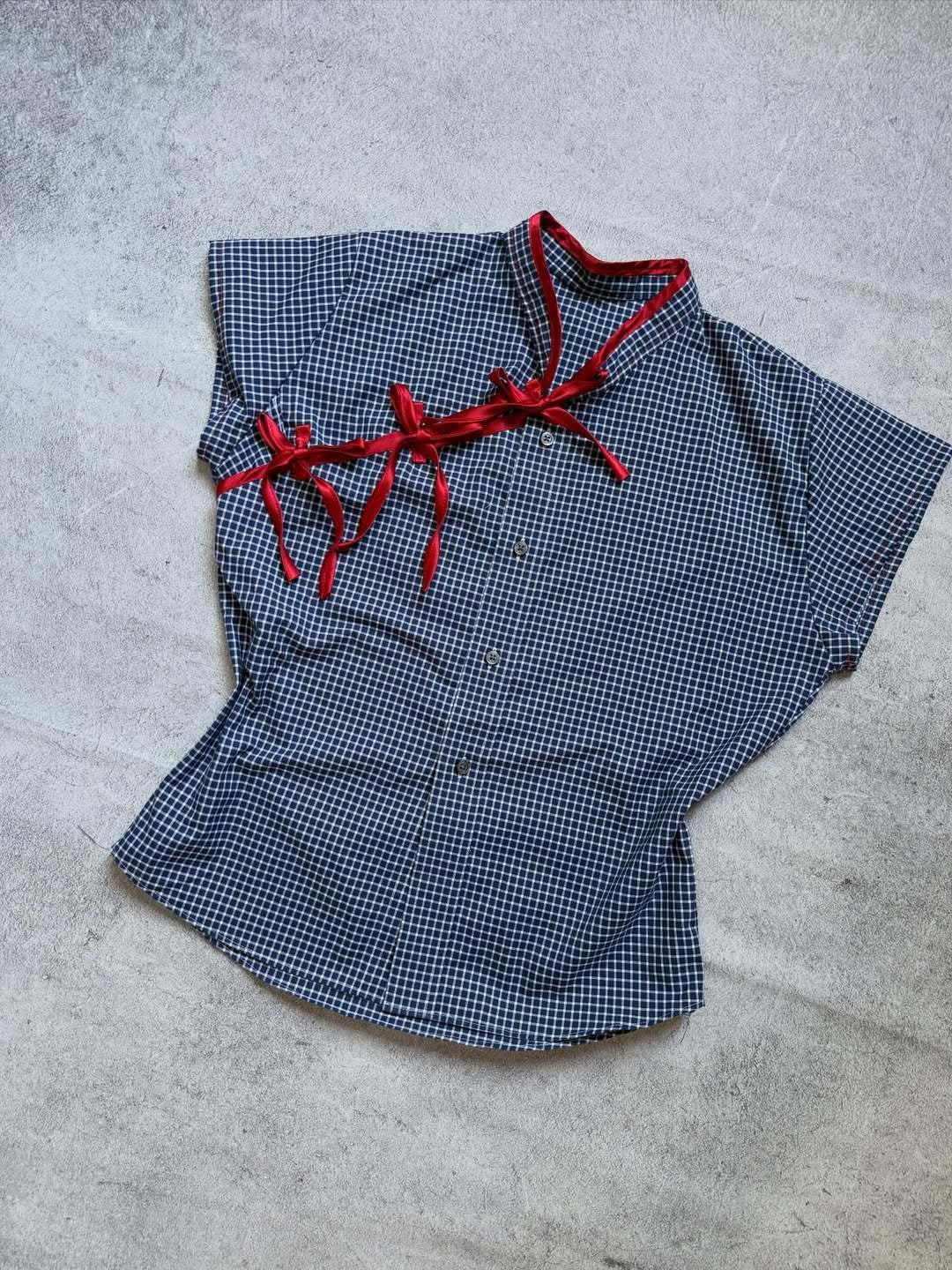 Damen Urbanes Karo-Top mit raffinierten Rüschendetails Drune