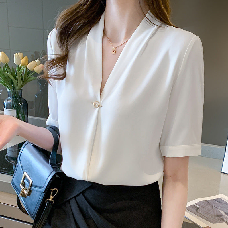 Damen Bluse mit elegantem V-Ausschnitt und schickem Pin-Verschluss Drune