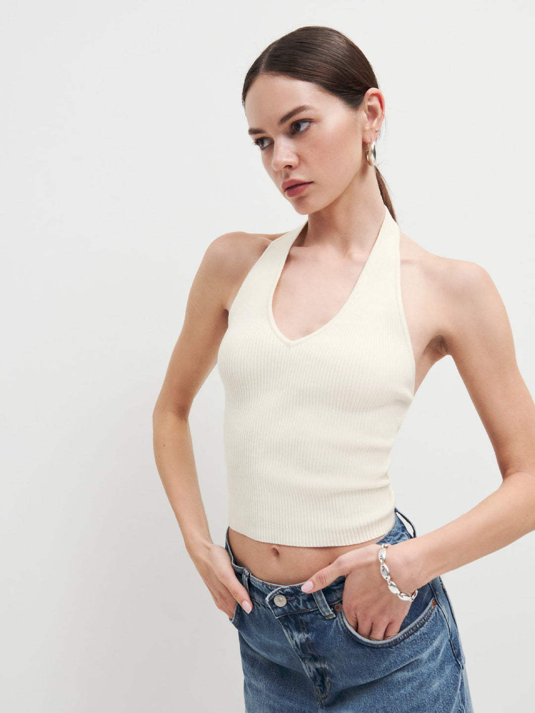 Damen figurbetontes Haltertop mit tiefem V-Ausschnitt und Rippstruktur Drune