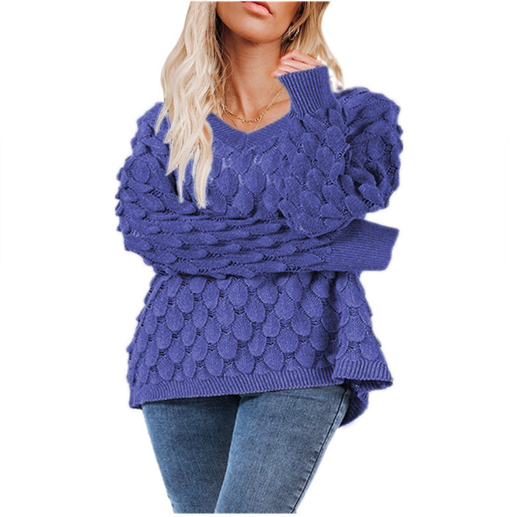 Damen Grobstrickpullover mit skulpturalem Wellenmuster und V-Ausschnitt Drune