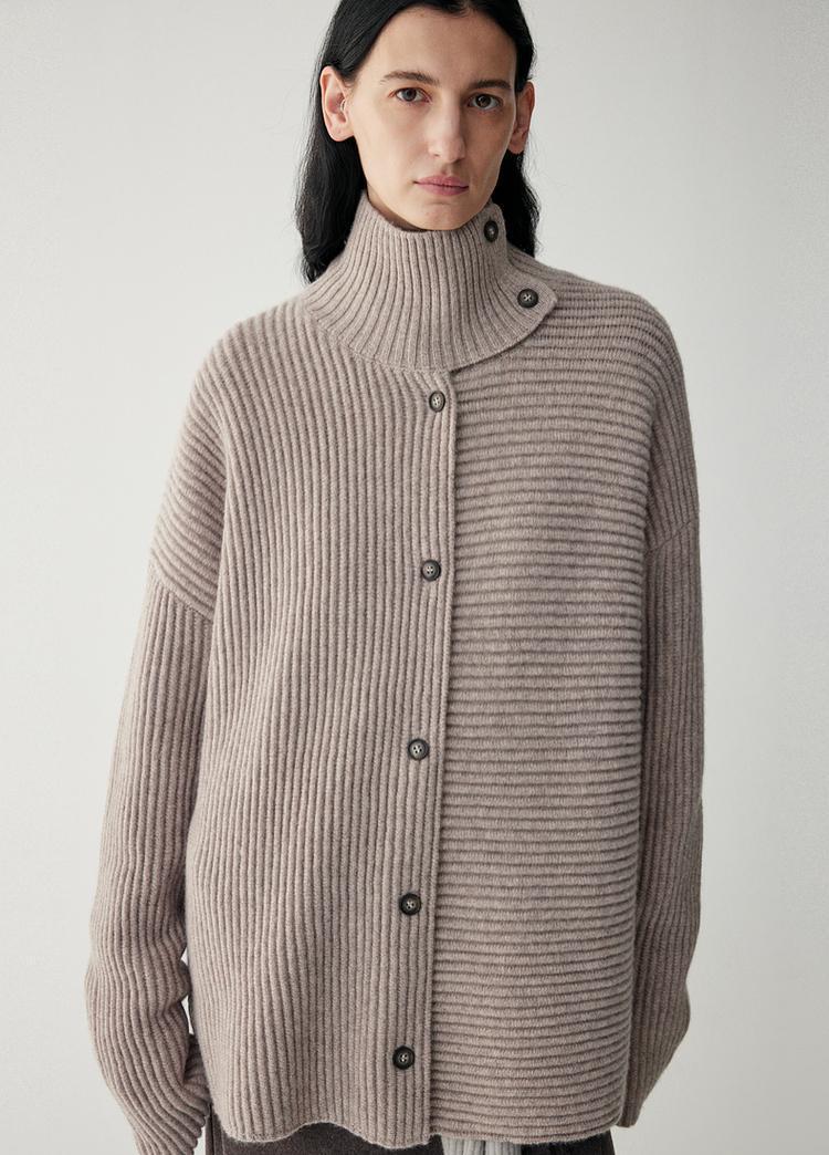 Damen Relaxed Strickjacke mit hohem Kragen und Knopfdetails Drune