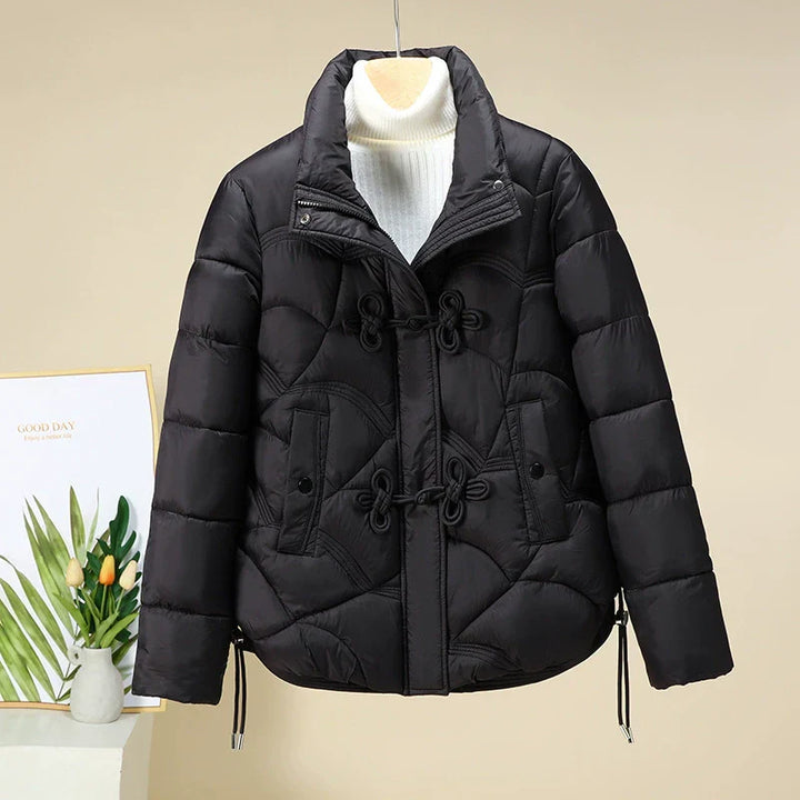 Drune | Damen Pufferjacke – Ge quiltetes geometrisches Design – Froschknöpfe – Verstellbarer Saum