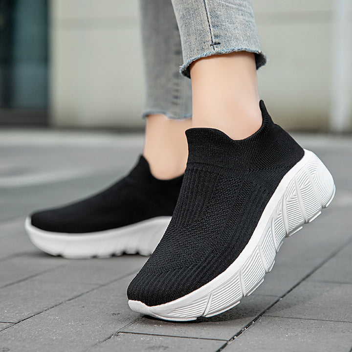 Unisex nan nahtloser Strick-Überziehschuh mit skulpturierter Plateau-Laufsohle und orthopädisch geformter Fersenführung Drune