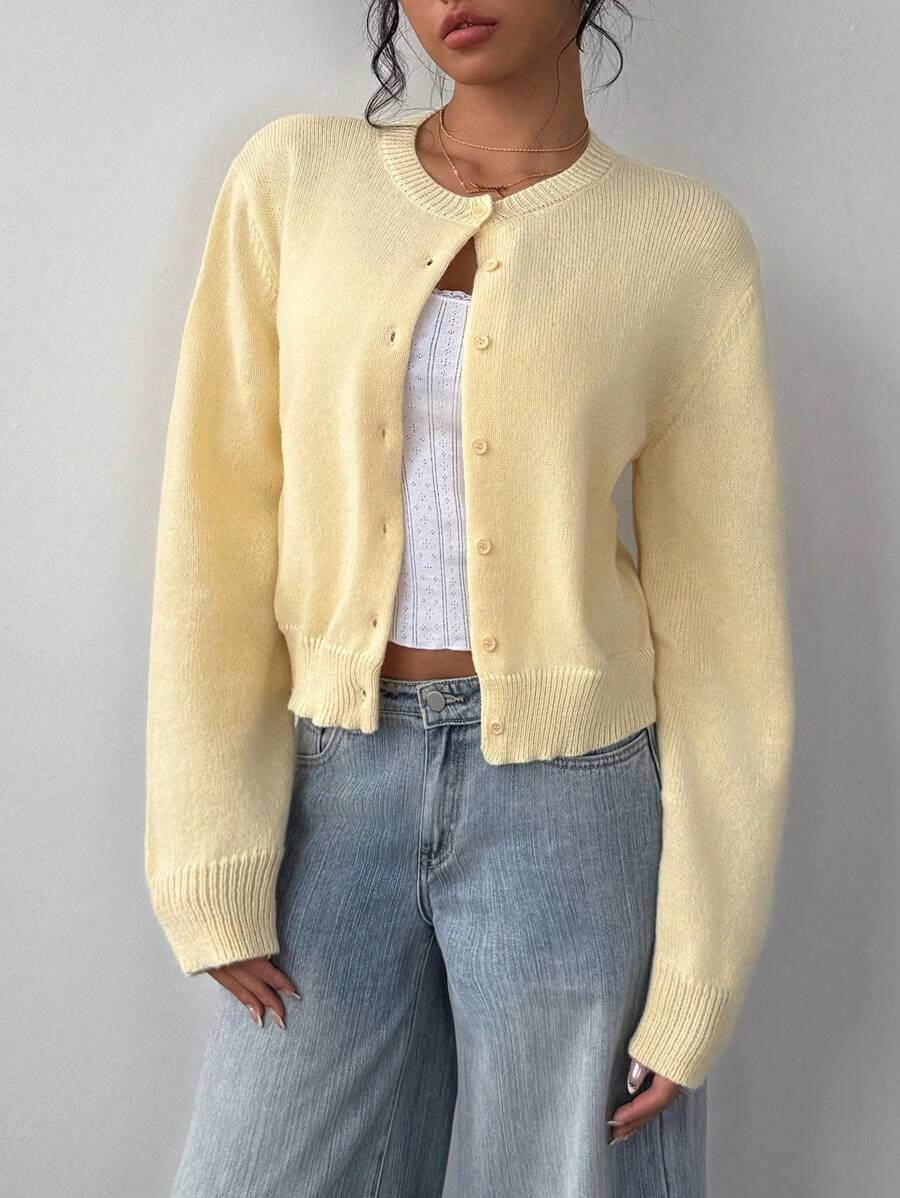 Damen Strickjacke mit Rundhalsausschnitt und Knopfleiste Drune