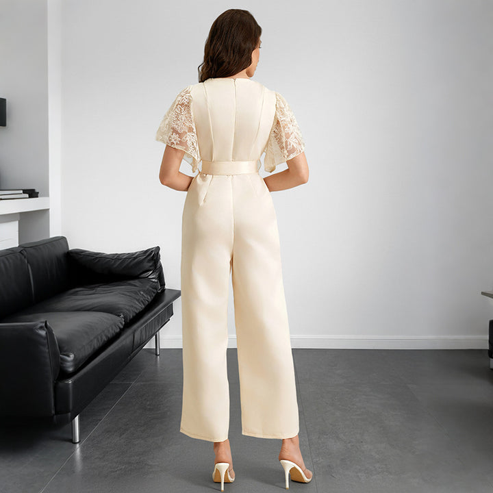 Damen Jumpsuit mit romantischem Spitzeneinsatz und Bindegürtel Drune