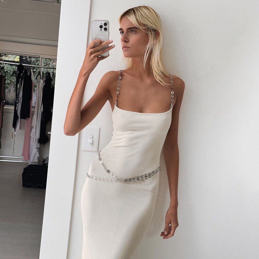 Damen Elegantes Maxikleid mit dekorativem Kettenakzent Drune