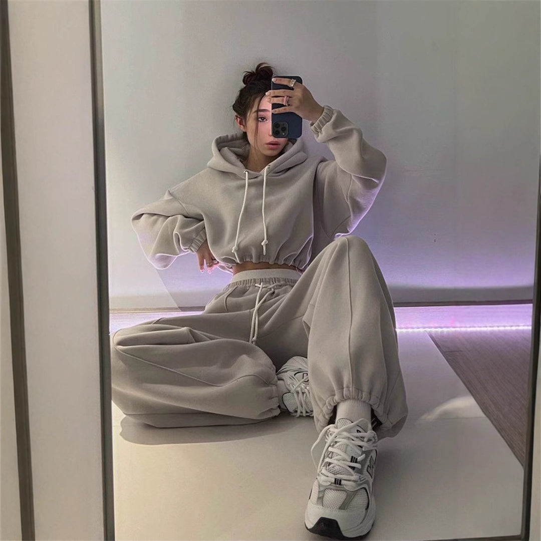 Damen sportlicher Hoodie und bequeme Jogginghose im entspannten Look Drune