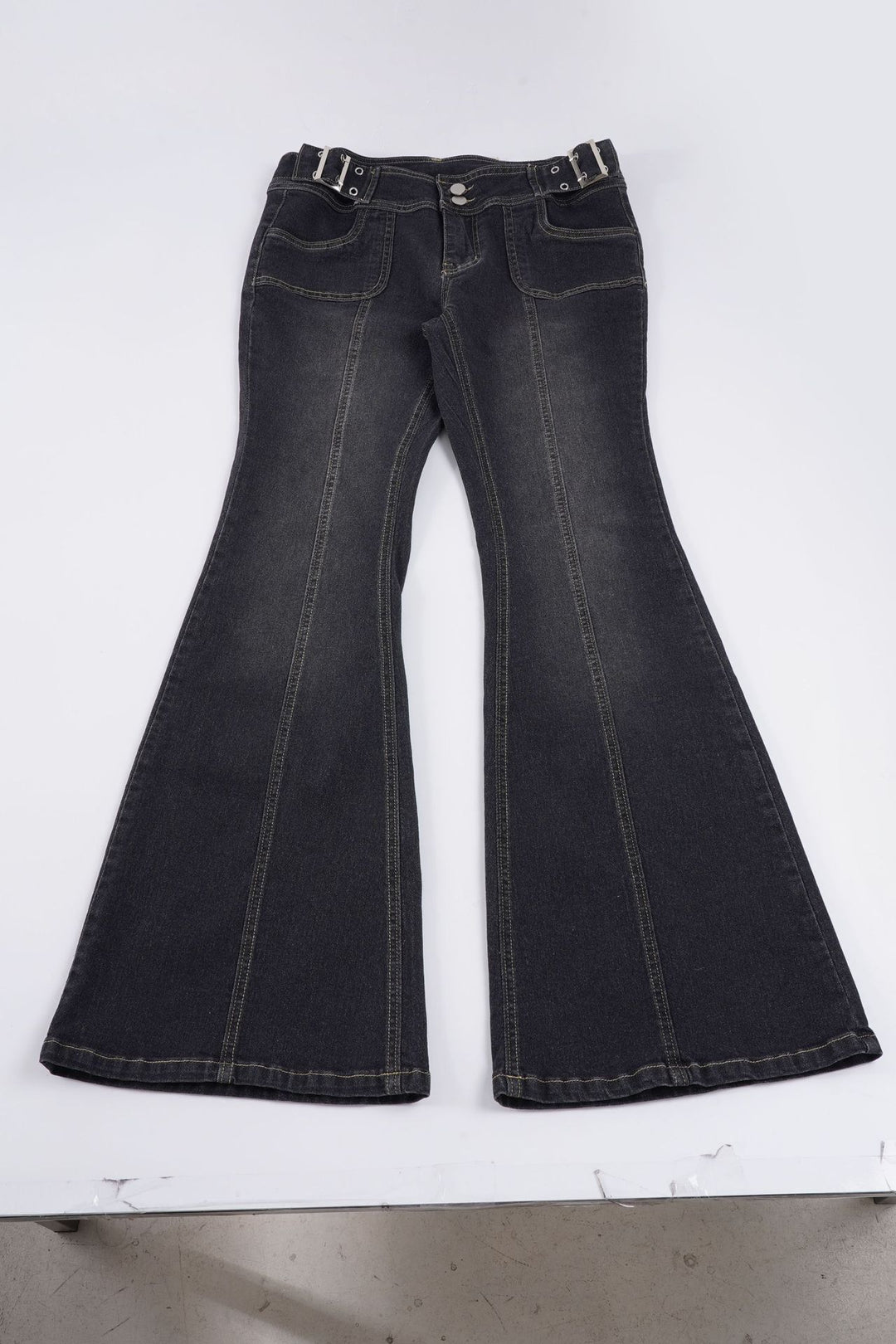 Damen Flared Jeans mit modischen Steppnähten und anpassbarem Bund Drune