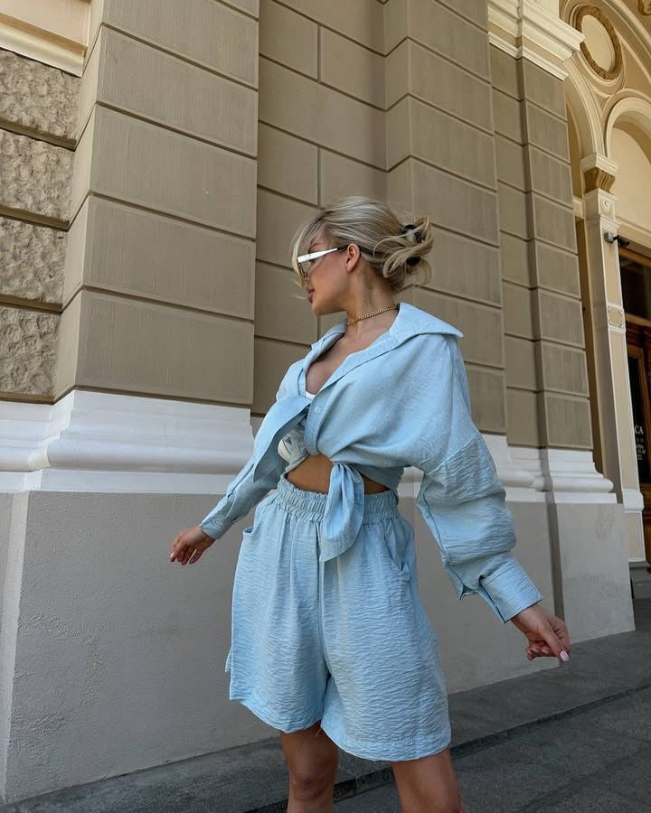 Damen lässiges Outfit mit lockerem Hemd und Shorts Drune