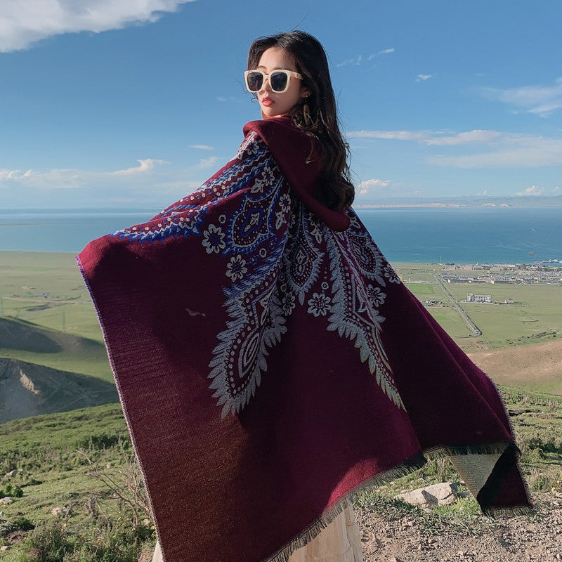 Damen Poncho mit Kapuze und kunstvollem Paisleymuster Drune