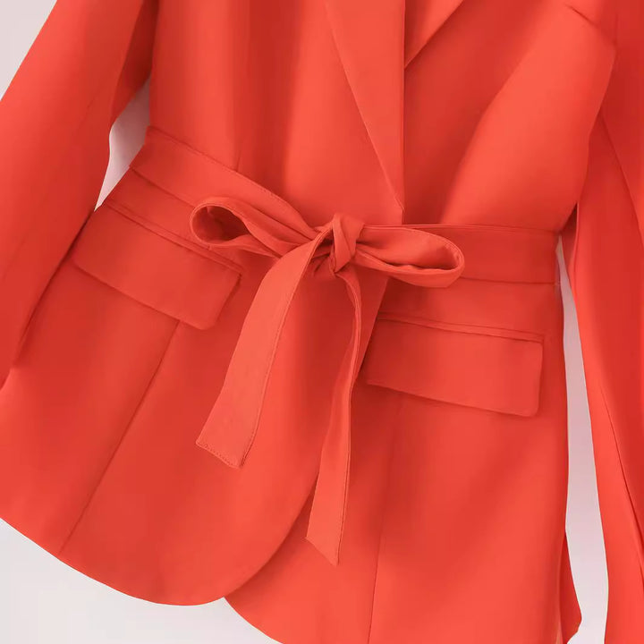 Damen Blazerjacke mit tailliertem Schnitt und Gürteldetail Drune