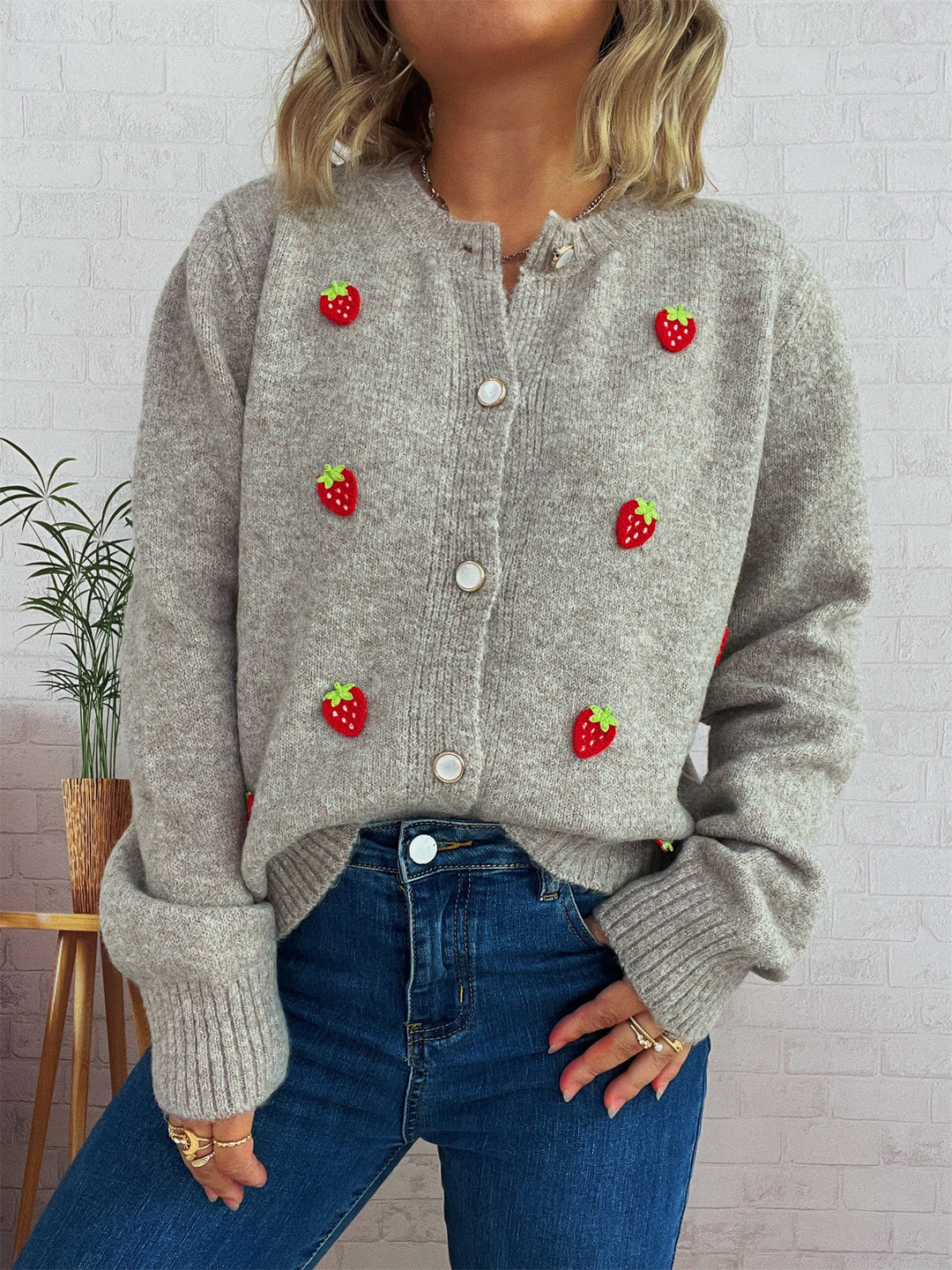 Damen Strickjacke mit fröhlichem Erdbeerdesign Drune
