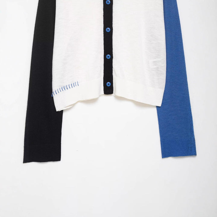 Damen modische kurzärmelige Strickjacke mit Kontrastnähten und Knopfverschluss Drune
