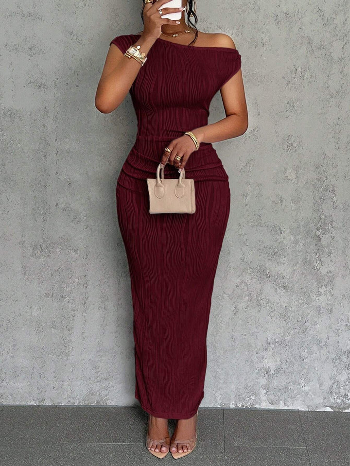 Damen Figurbetontes Maxikleid mit asymmetrischem Ausschnitt und Faltenwurf Drune