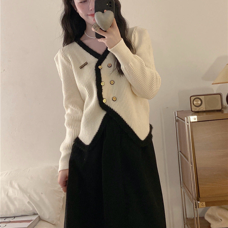 Damen Strickjacke mit asymmetrischem Schnitt und goldenem Knopfdesign Drune