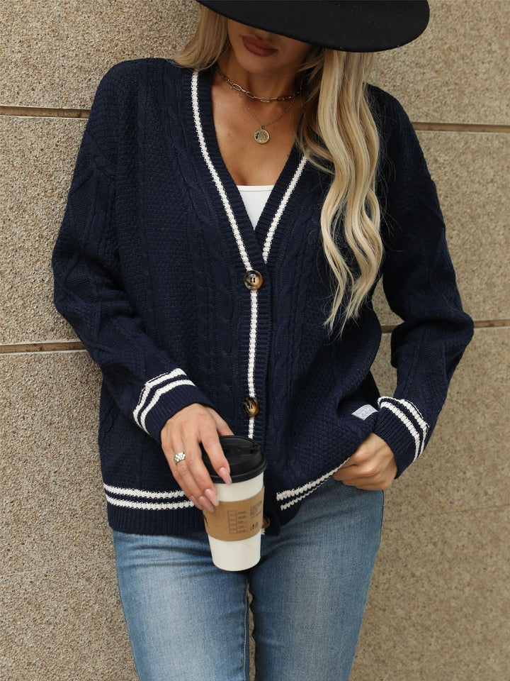 Damen Grobstrickjacke mit eleganten Sternenapplikationen und kontrastierenden Details Drune