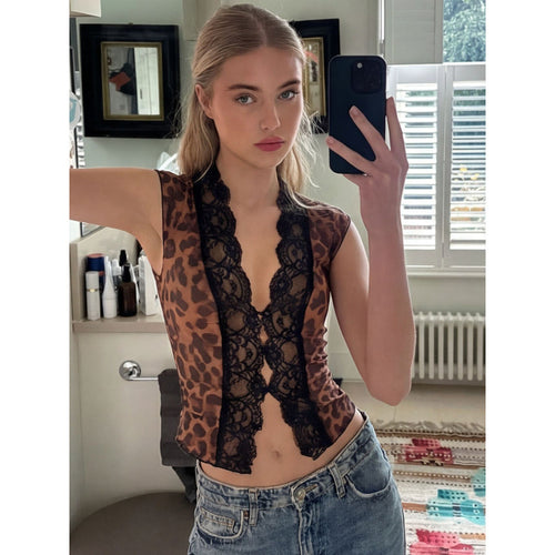 Damen Spitzen-Crop-Top mit Animal-Print und ergänzender Spitze Drune