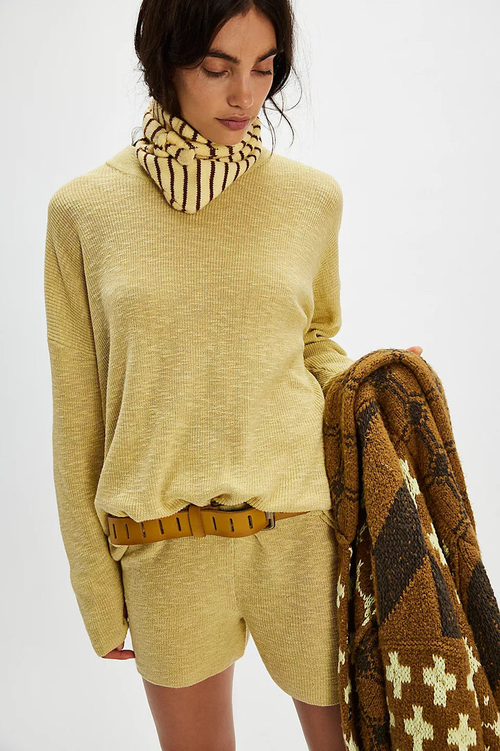 Damen Lässiges Strick-Set mit oversized Pullover und kurzen Hosen Drune