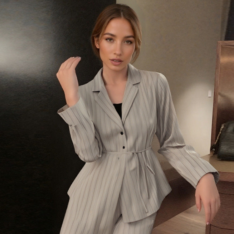 Damen stylisches Blazer-Kurzset mit modischen Streifen Drune