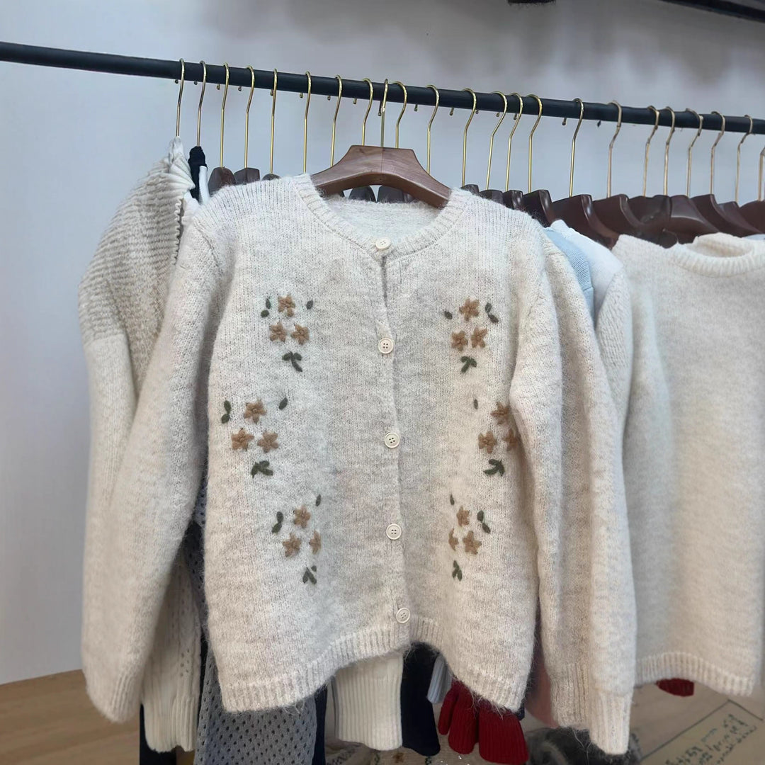 Damen gestrickter Cardigan mit floralen Stickereien Drune