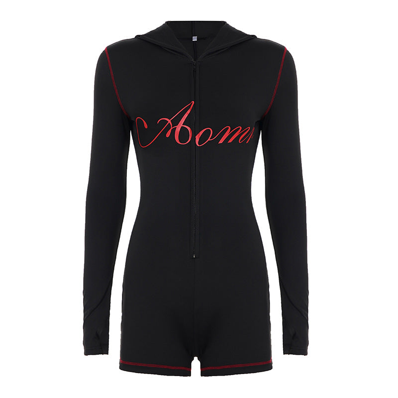 Damen nan taillierter Zip-Romper mit Kapuze, langer Armführung und integrierten Shorts aus funktionalem Stretch Drune