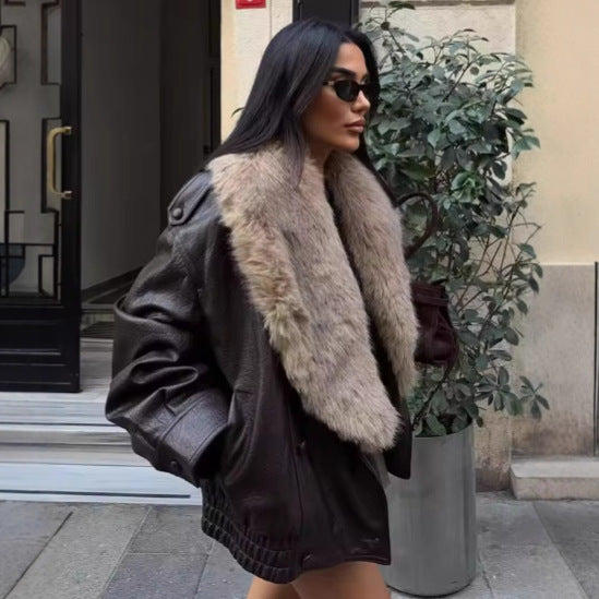 Damen nan kurze Lederjacke mit voluminösem Fellkragen, elastischem Bund und aufgesetzten Eingrifftaschen Drune