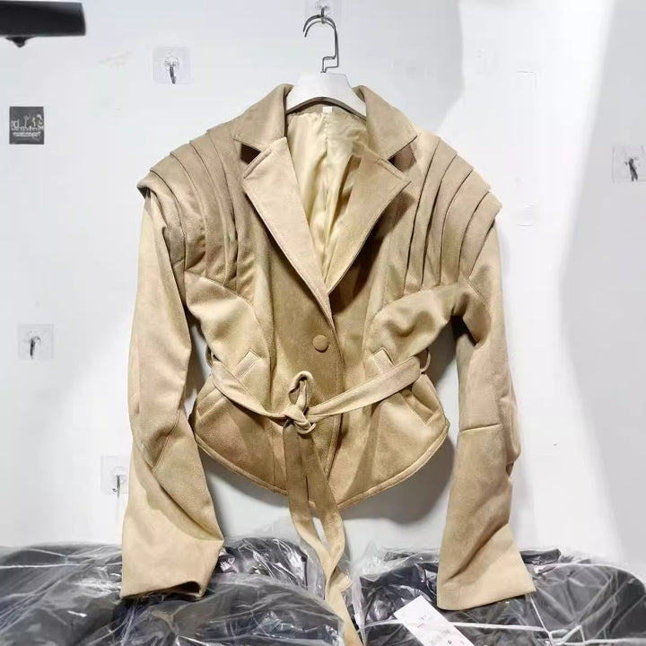 Damen elegante Kunstlederjacke mit Rüschendetails und praktischen Taschen Drune