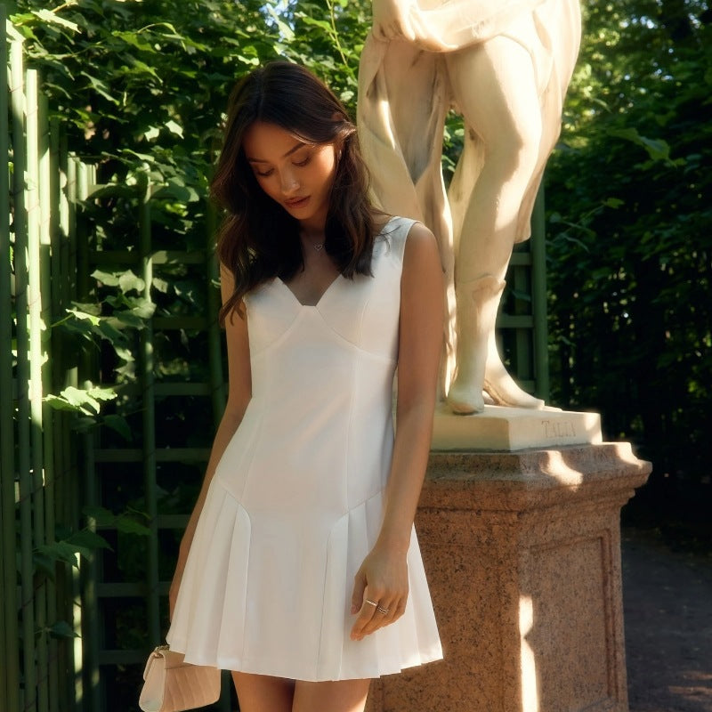 Damen Designer-Playdress mit fließendem Rock und V-Ausschnitt Drune