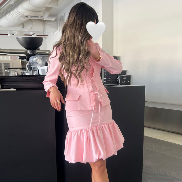 Damen Kleid mit Schnürung und Rüschensaum Drune