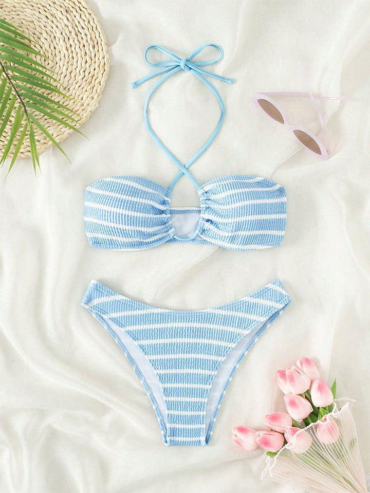 Damen Bandeau-Bikini mit zeitlosem Streifenmuster und eleganter Schnürung Drune