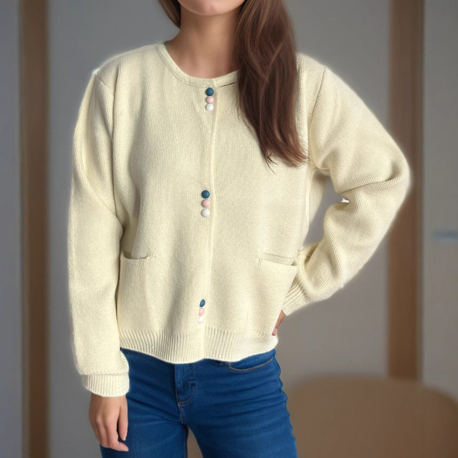 Damen Strickjacke mit farbenfrohen Knopfdetails und praktischen Taschen Drune