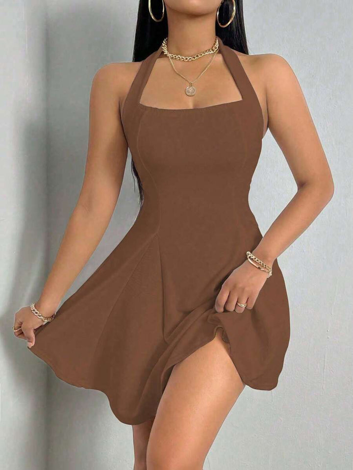 Damen Sommerliches Neckholder Kleid mit fließendem Saum Drune