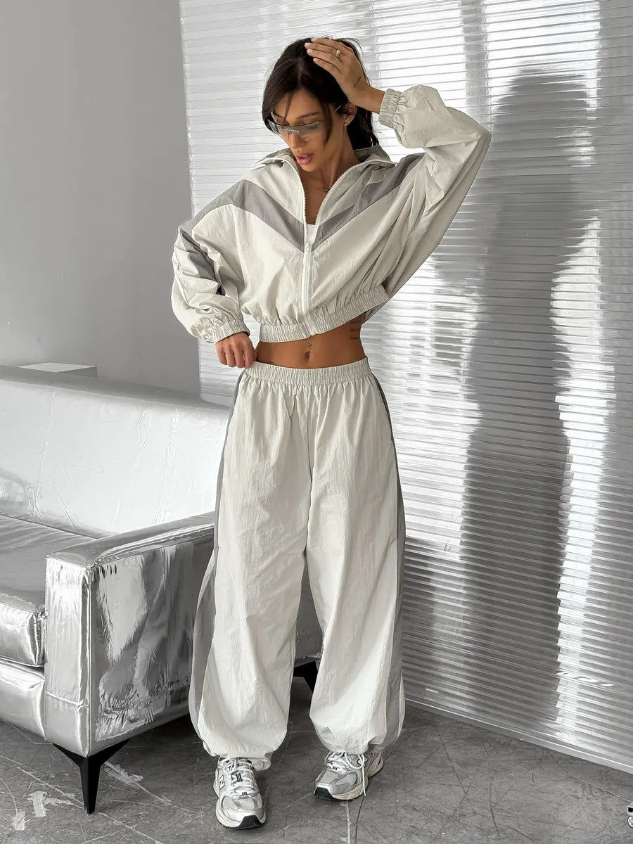 Damen nan Satin-Trackset mit Stehkragen, Chevron-Streifen und Kordelzug Drune