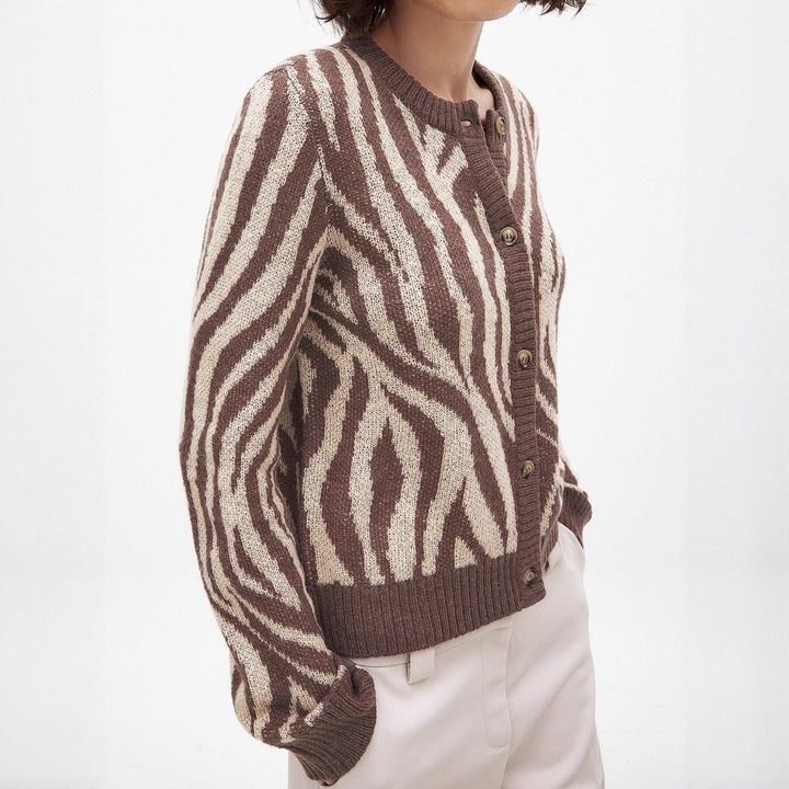 Damen Strickjacke mit elegantem Zebradesign und Knopfdetails Drune