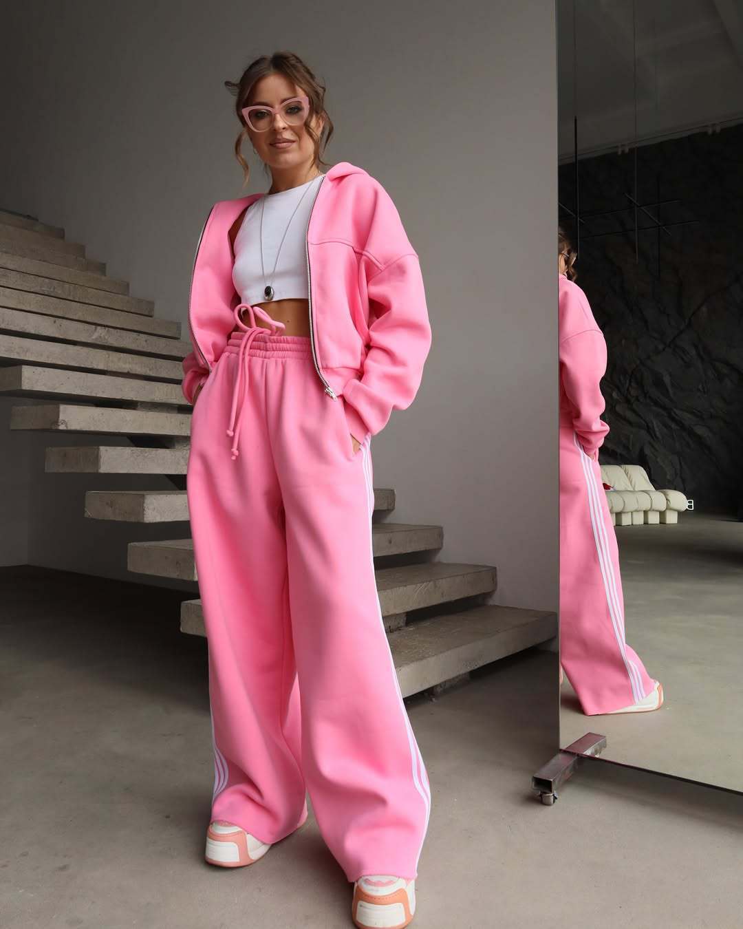 Damen Sportliches Lounge-Set mit cropped Hoodie und weitem Schnitt Drune