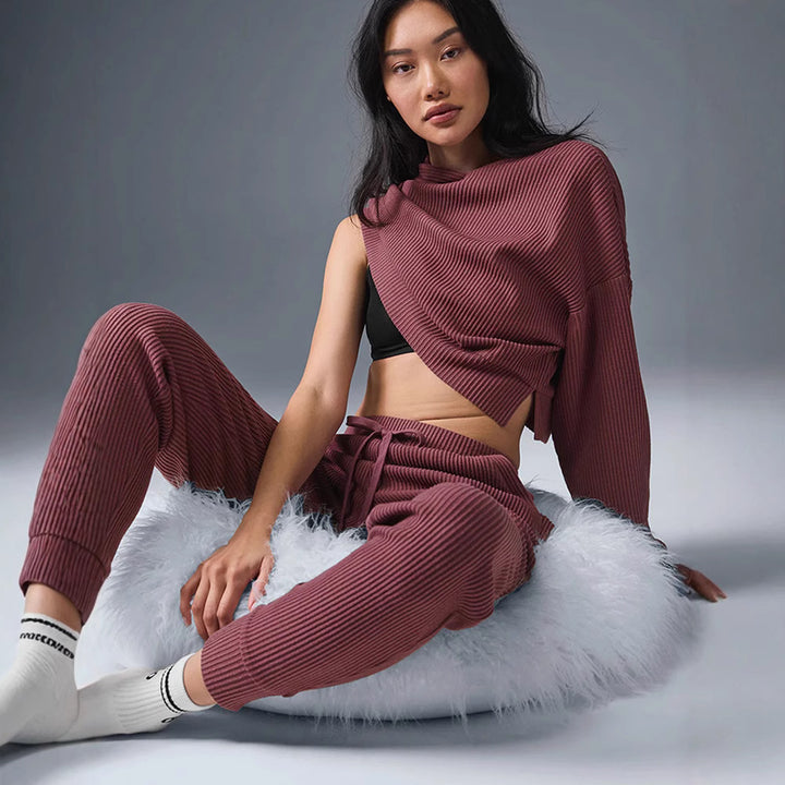 Damen lässiger cropped Hoodie und feine Jogginghose Drune