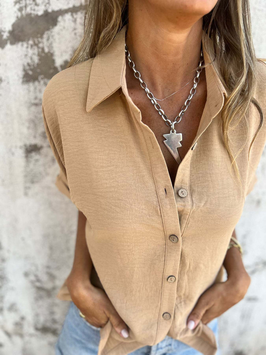Damen lässige Bluse mit umschlagbaren Ärmeln und Knopfdetail Drune