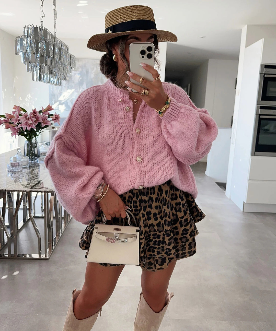 Damen modische Strickjacke mit Overzised-Ärmeln und Knopfdetails Drune