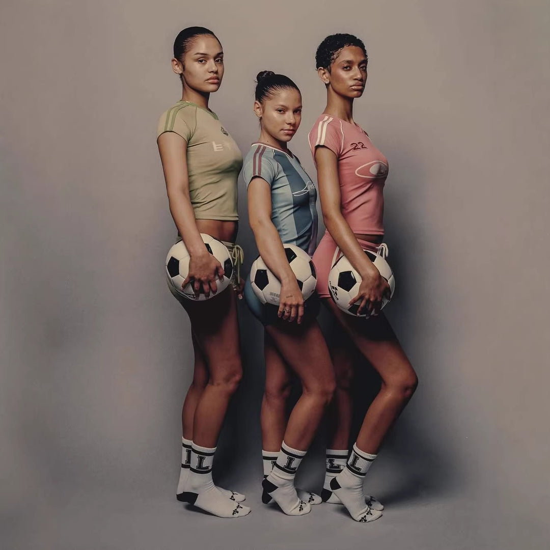 Damen Sport-Set mit figurbetonter Shorts und kurzärmeliger Oberteil Drune