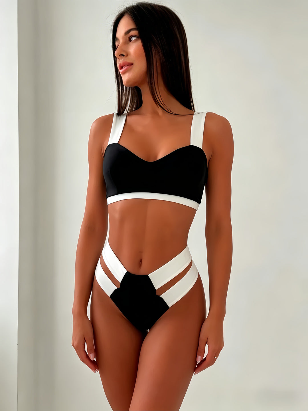 Damen Sportlicher Bikini mit kontrastierenden Farbelementen Drune