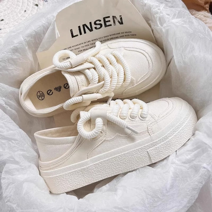 Damen Sneakers mit dickem Profil und innovativen Schnürdetails Drune